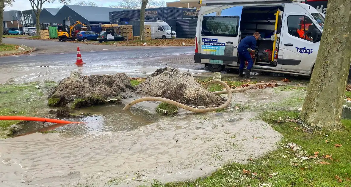 Waterlekkage zorgt voor overlast in de buurt - Foto 6