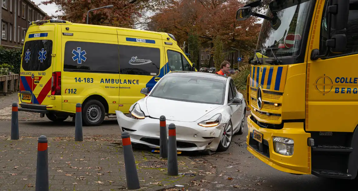 Ongeval op drukke kruising leidt tot discussie over voorrang - Foto 3