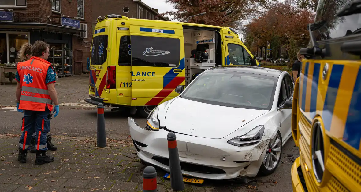 Ongeval op drukke kruising leidt tot discussie over voorrang - Foto 6