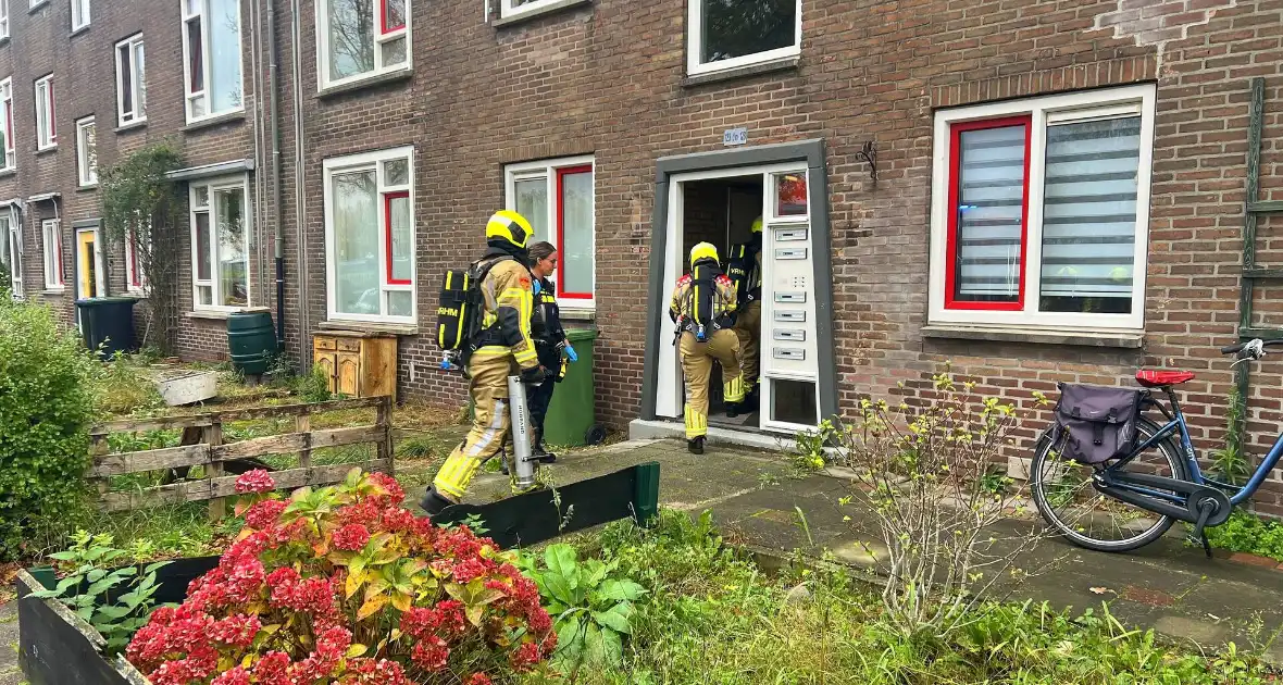 Smeltend plastic zet brandalarm in gang