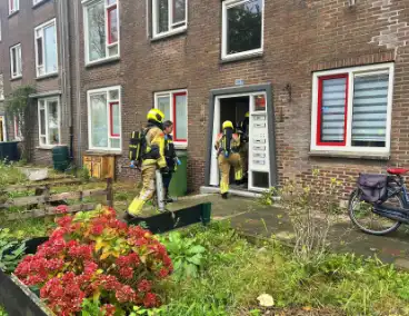 Smeltend plastic zet brandalarm in gang