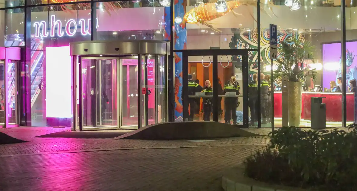 Traumateam opgeroepen na ruzie in hotelkamer - Foto 3