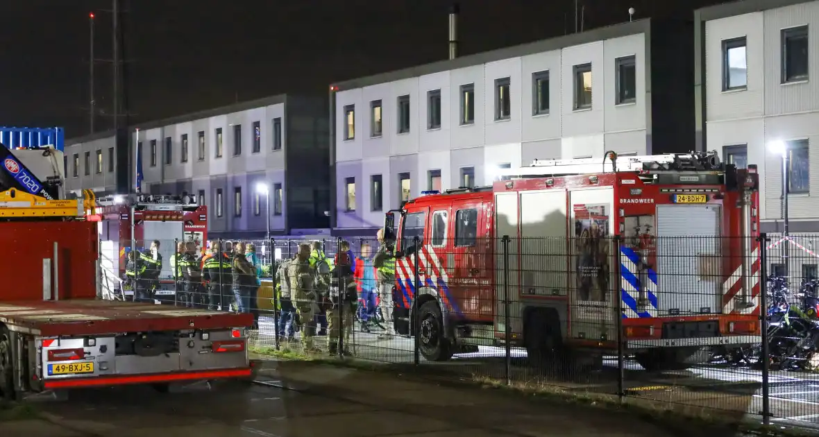 Ruim honderd asielzoekers geëvacueerd wegens brand op boot