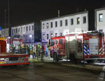 Ruim honderd asielzoekers geëvacueerd wegens brand op boot