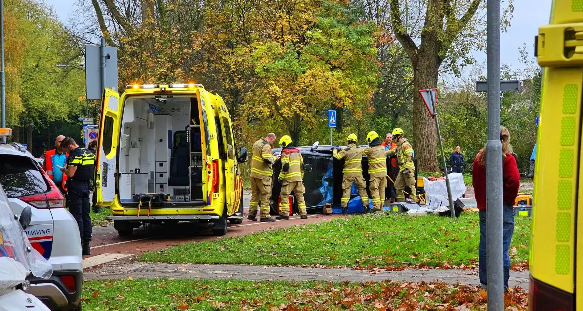 Voertuig gekanteld bij ernstig ongeval