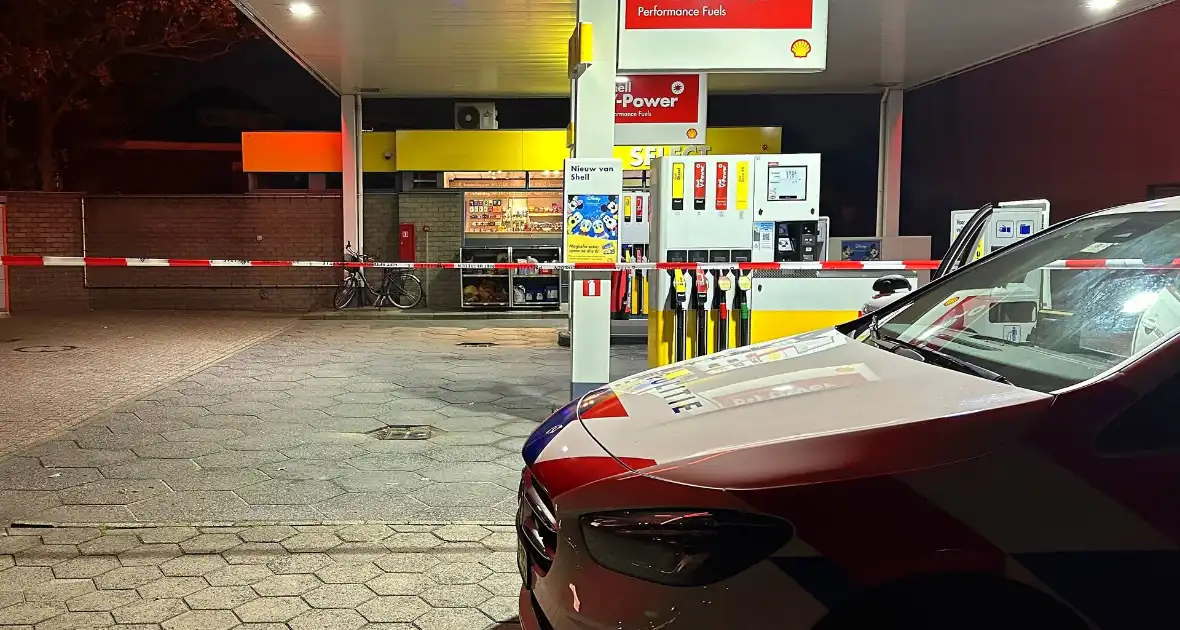 Overval op tankstation, politie vind bivakmuts - Foto 2