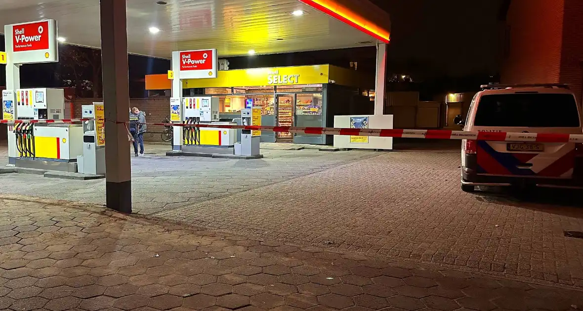 Overval op tankstation, politie vind bivakmuts - Foto 4