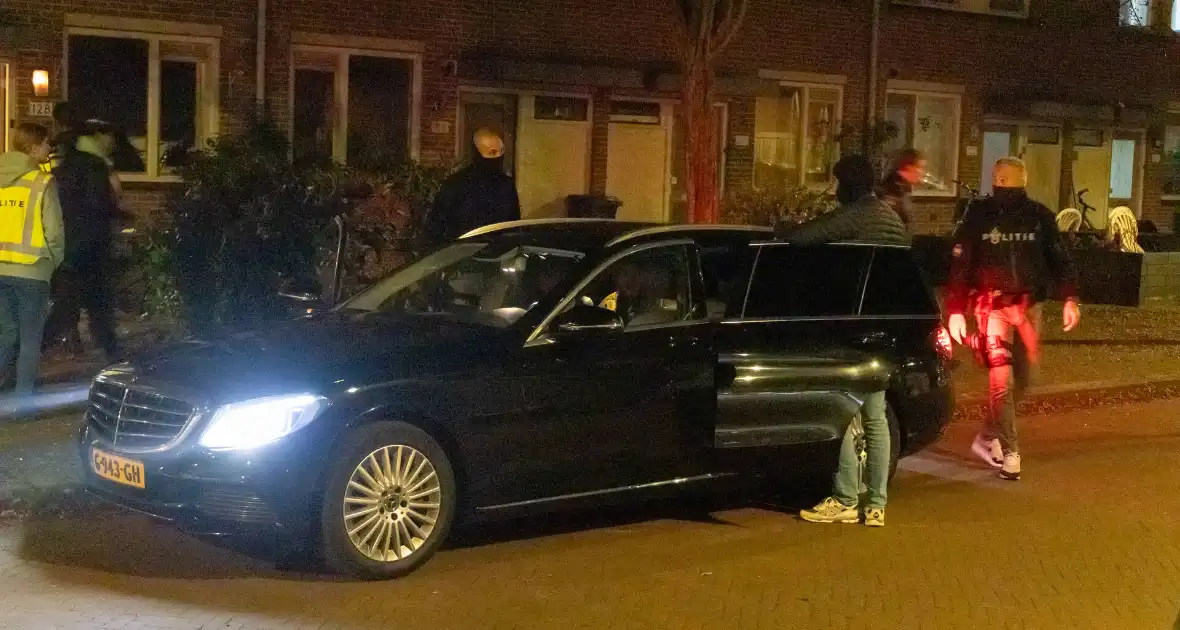 Politie valt woning binnen, drie aanhoudingen - Foto 5