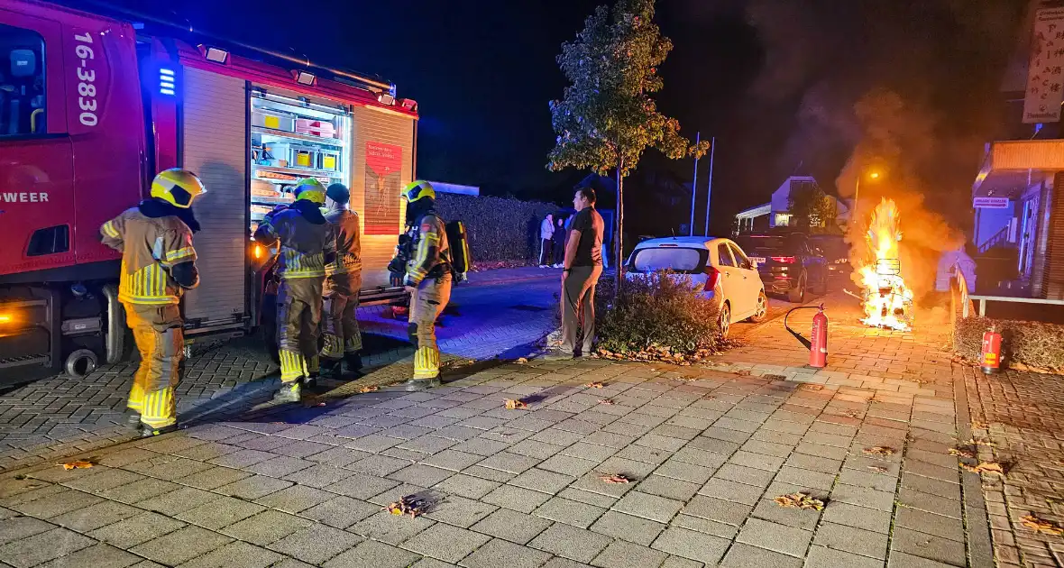 Scooter vliegt in brand tijdens rijden - Foto 7