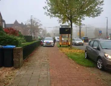 Fatbiker raakt gewond bij botsing met auto op rotonde