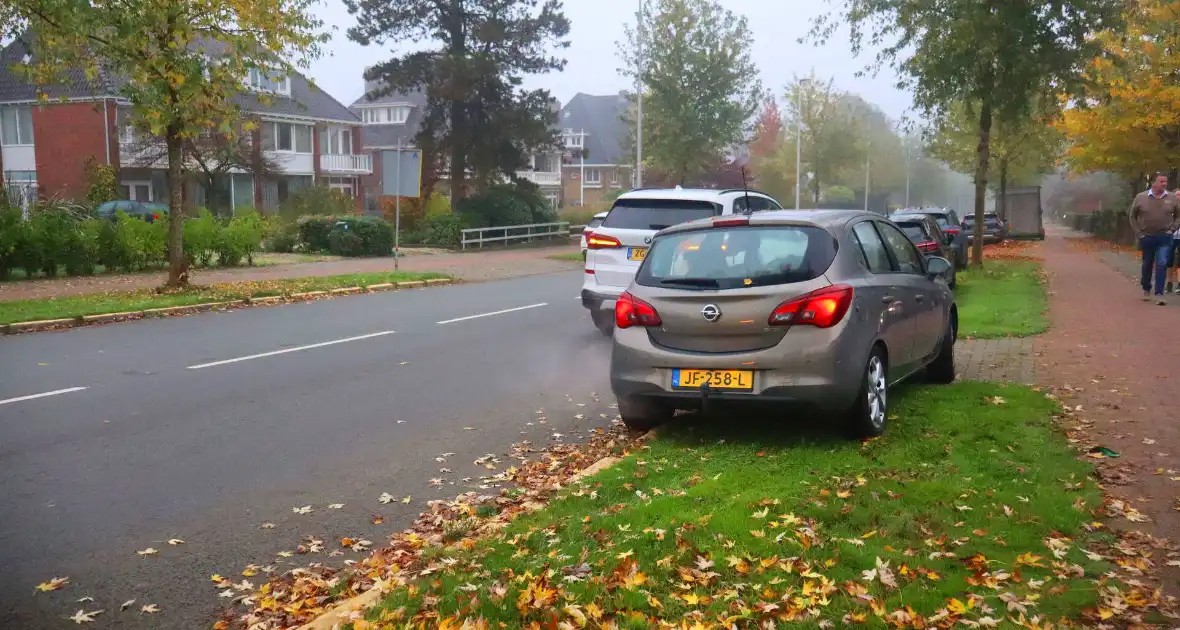 Fatbiker raakt gewond bij botsing met auto op rotonde - Foto 2