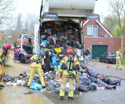 Brand in vuilniswagen snel geblust