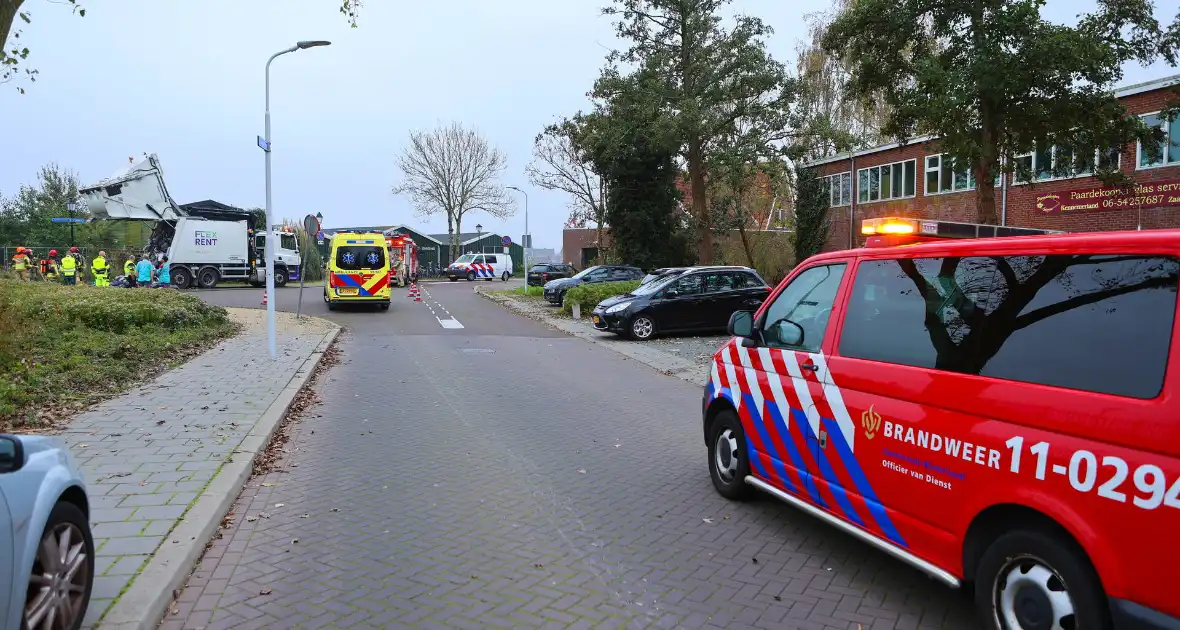 Brand in vuilniswagen snel geblust - Foto 2