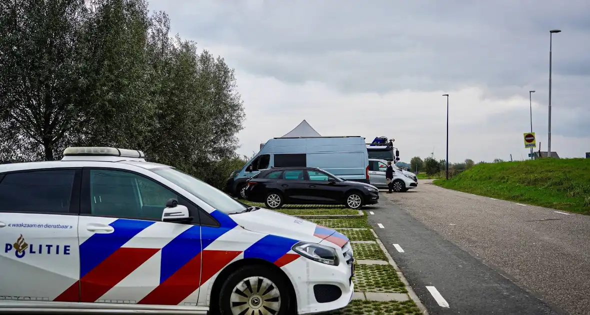 Overleden persoon aangetroffen in geparkeerde camper - Foto 1