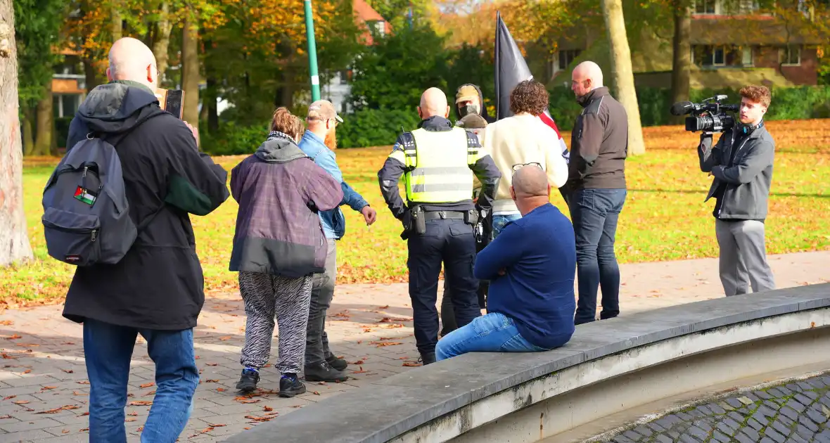 Vlagdiscussie escaleert tot protest - Foto 3