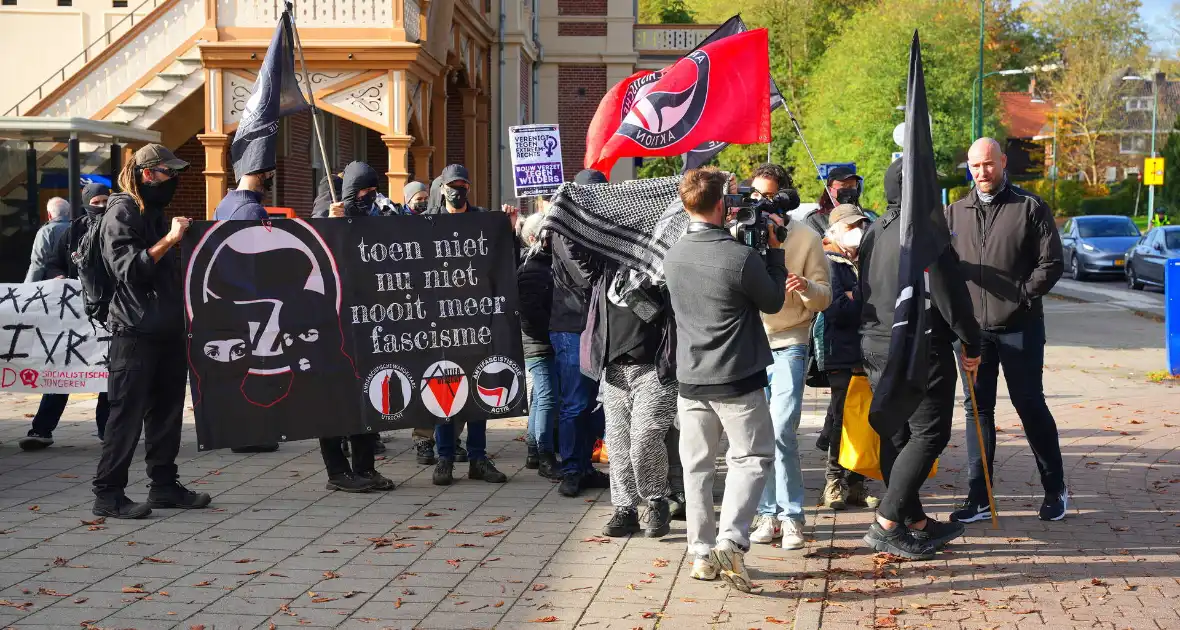 Vlagdiscussie escaleert tot protest - Foto 6