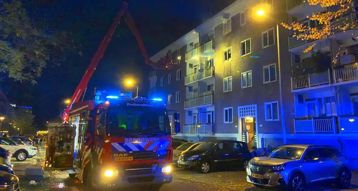 Veel rookontwikkeling bij brand in flatwoning