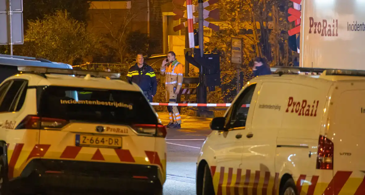 Persoon overleden na aanrijding met trein - Foto 12