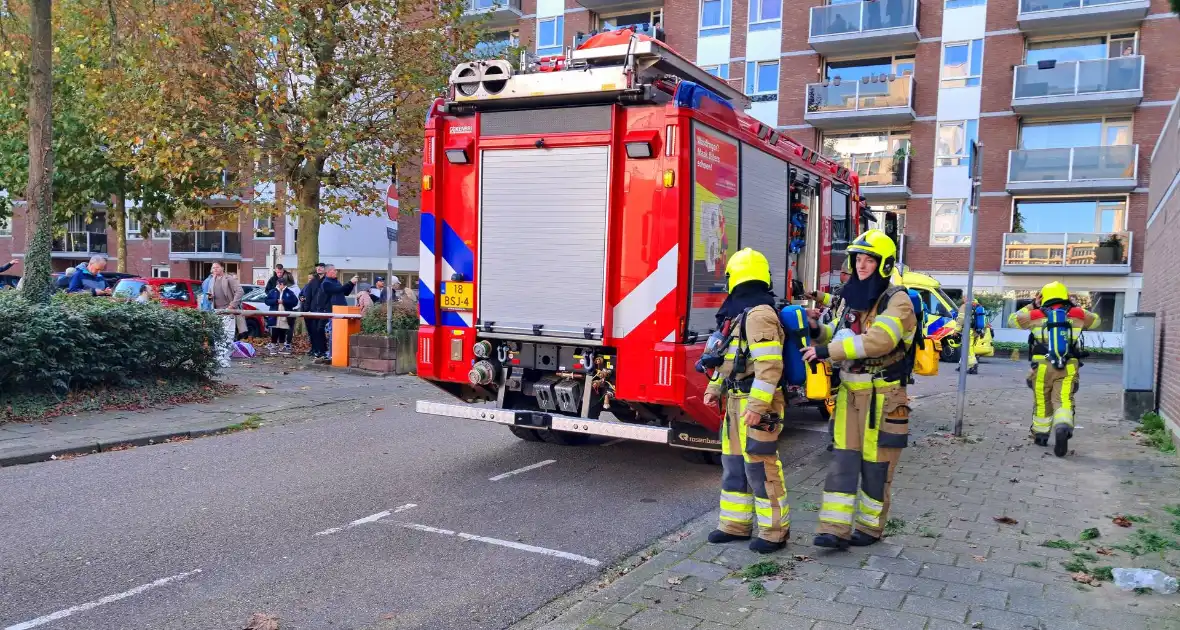 Twee gewonden bij brand in appartementencomplex - Foto 4