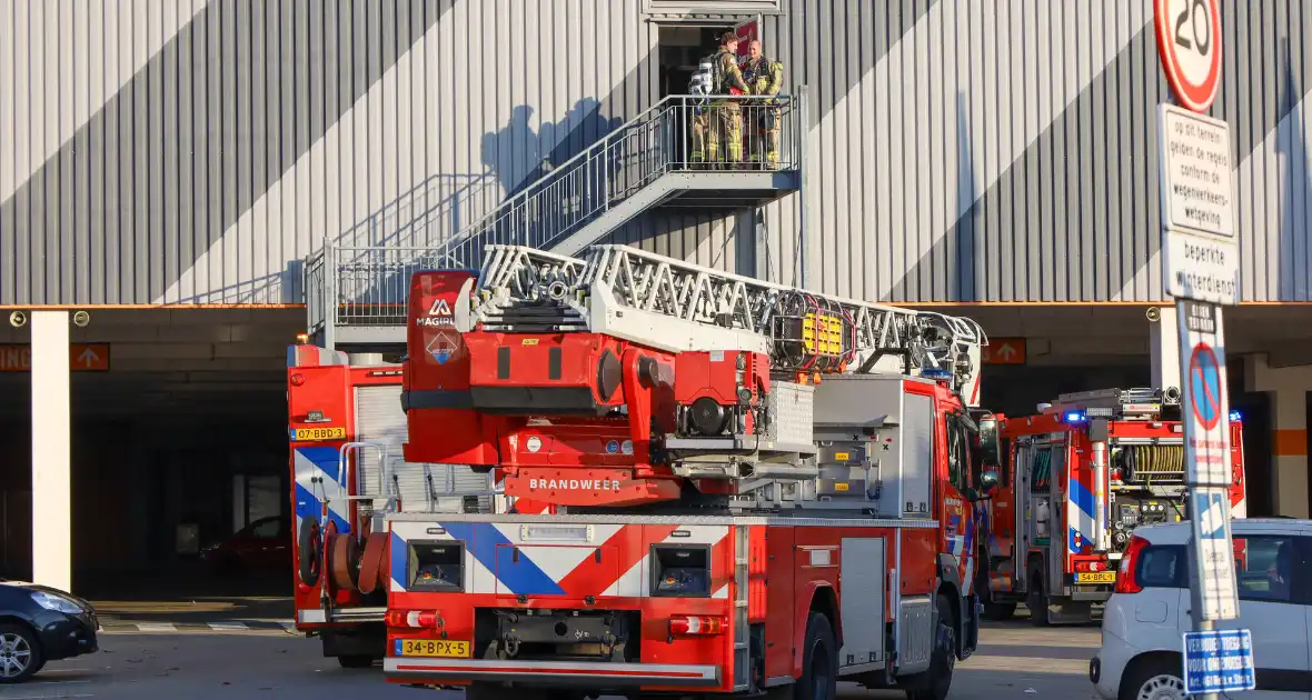 Bouwmarkt ontruimd vanwege brand - Foto 6