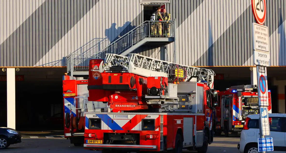 Bouwmarkt ontruimd vanwege brand - Foto 8