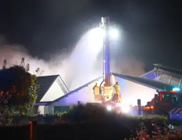 Veel rookontwikkeling bij grote brand op boerderij