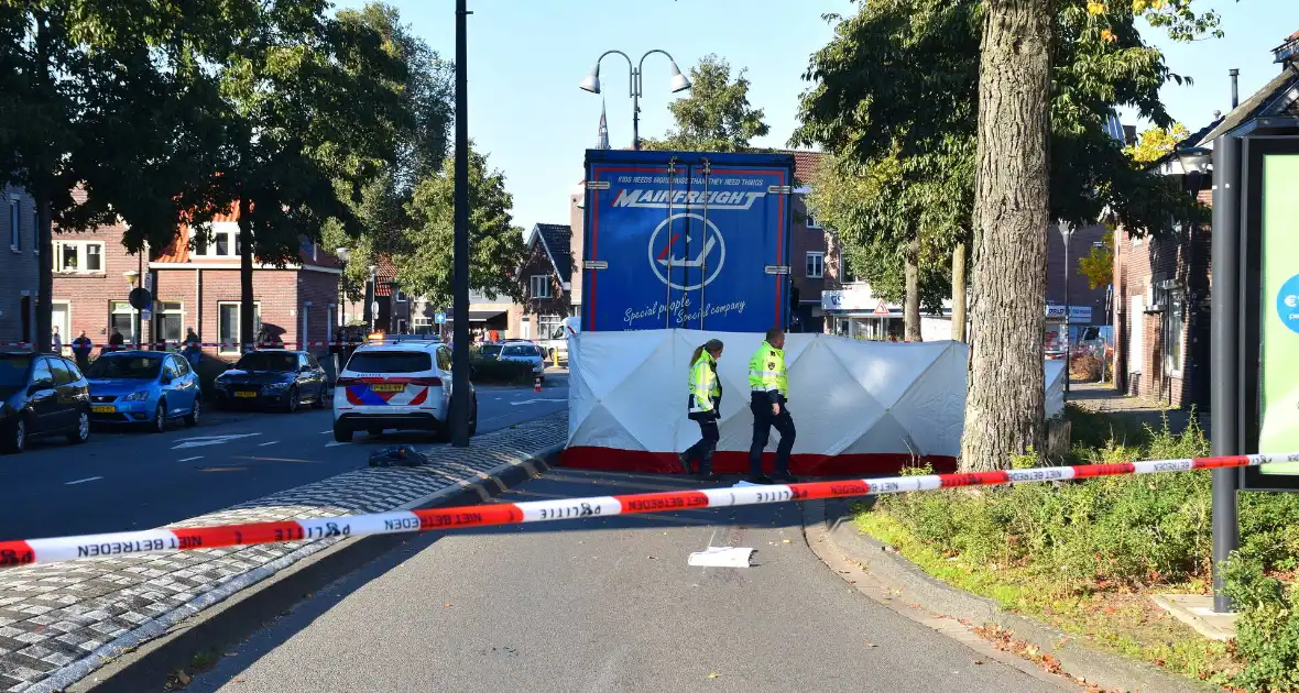 Fietser overleden na botsing met vrachtwagen - Foto 10