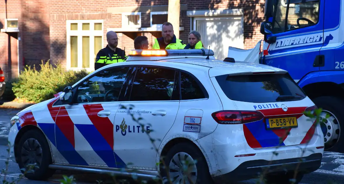 Fietser overleden na botsing met vrachtwagen - Foto 4