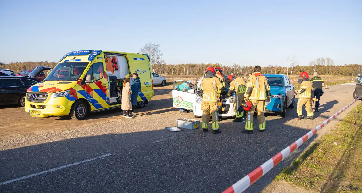 Onderzoek naar oorzaak botsing tussen twee auto's