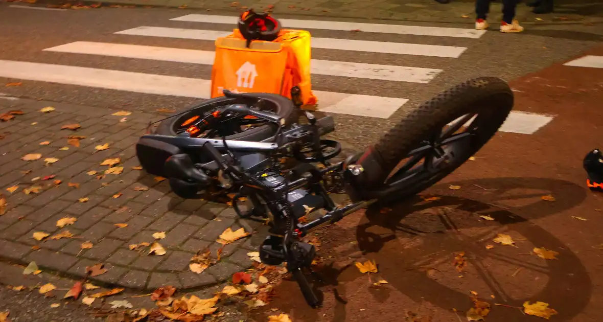 Fatbike bezorger en automobilist met elkaar in botsing - Foto 6