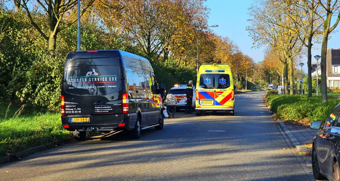 Dame op ebike gewond bij aanrijding met automobilist - Foto 1