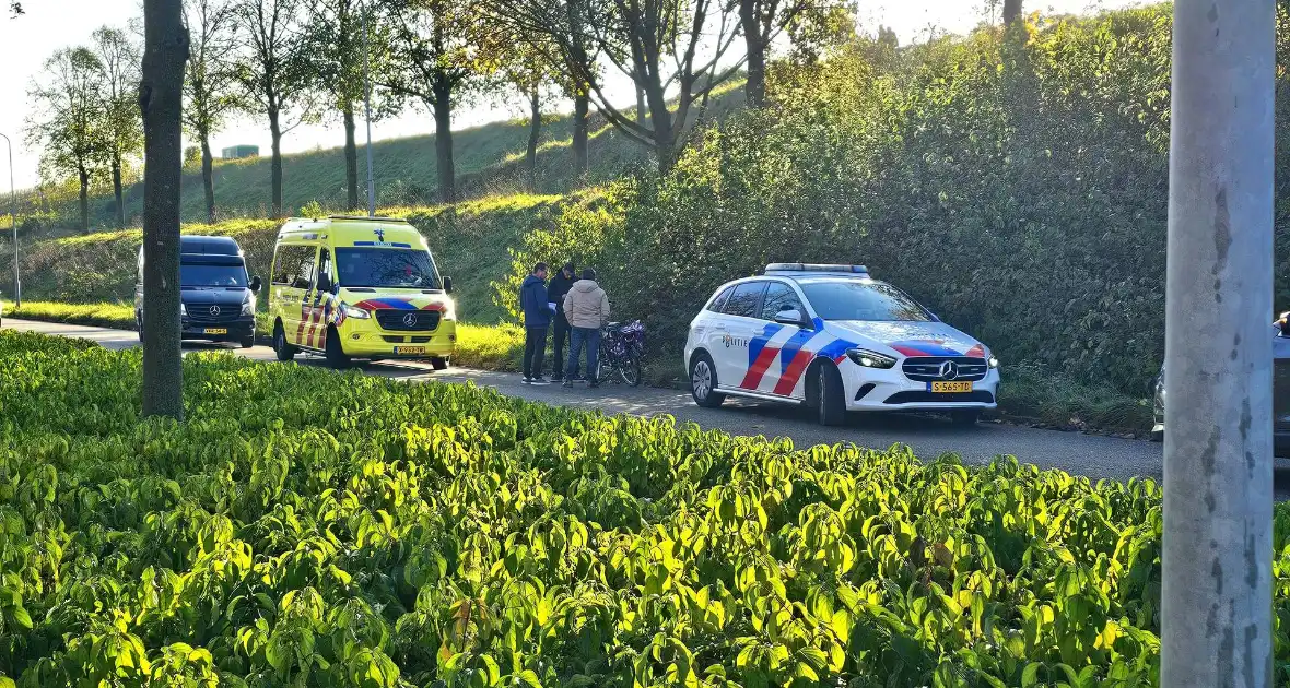 Dame op ebike gewond bij aanrijding met automobilist - Foto 2