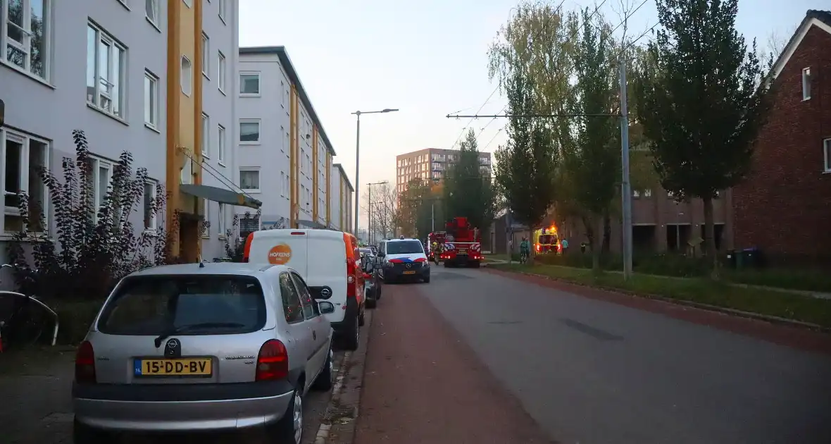 Traumateam opgeroepen bij flatbrand - Foto 1