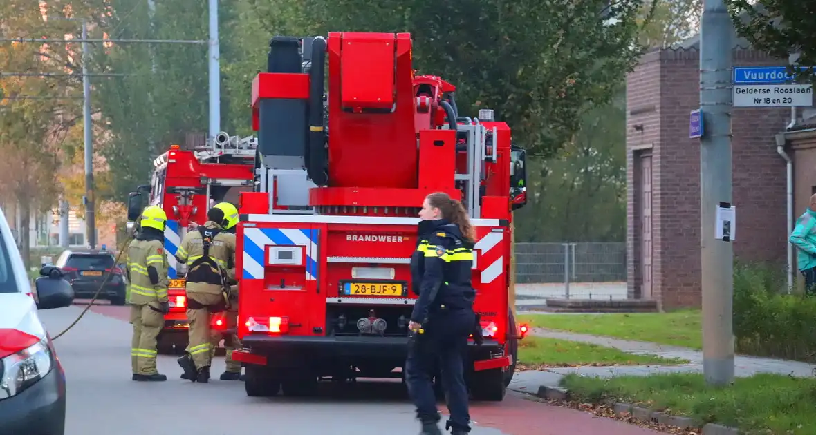 Traumateam opgeroepen bij flatbrand - Foto 2