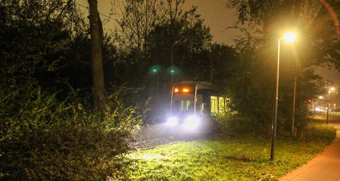 Tram beschadigd na aanrijding - Foto 2