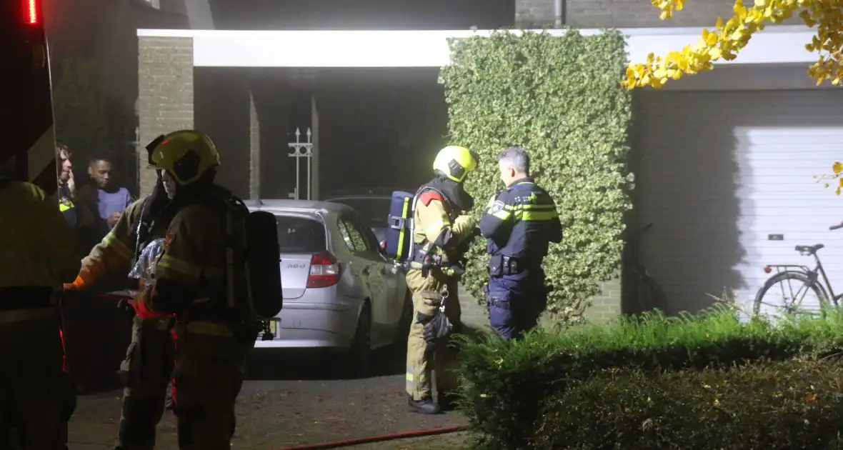 Brandweer blust brand in keuken, bewoner nagekeken - Foto 8