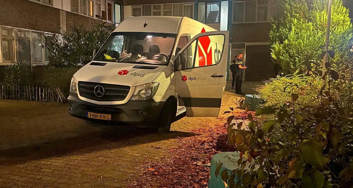 Pakketbezorger overvallen en ontvreemd van spullen - Foto 8