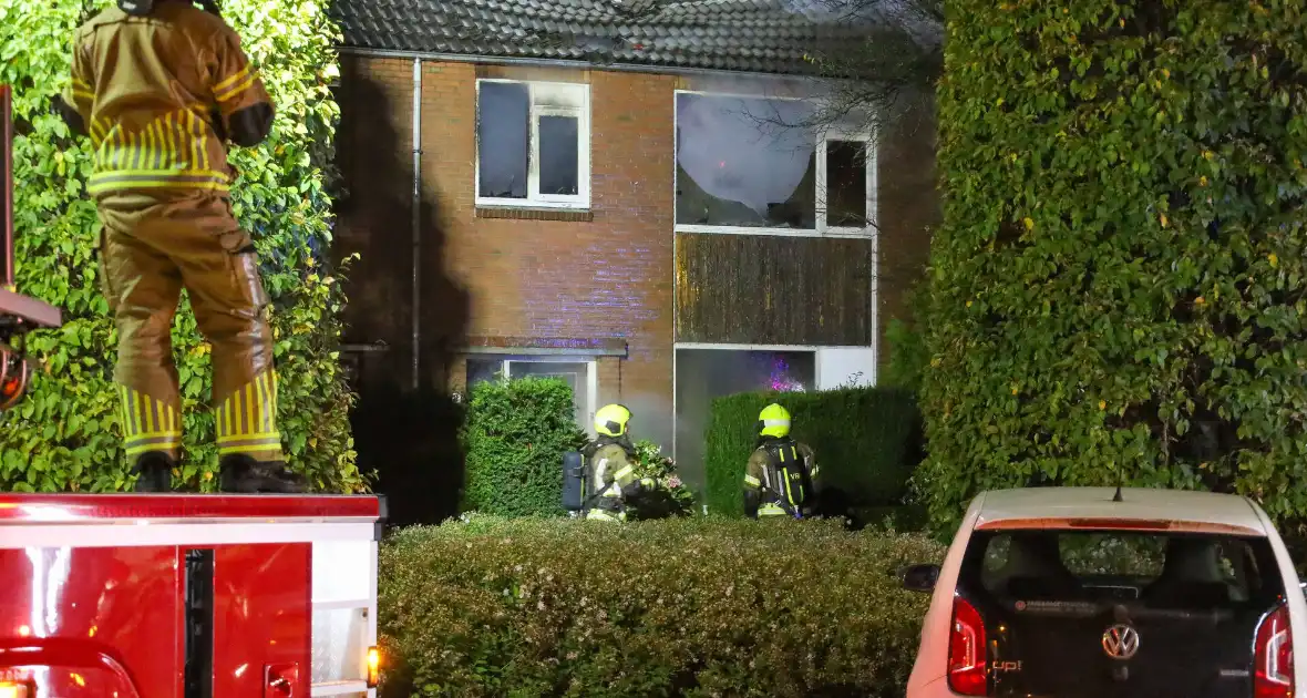 Bewoner overleden bij uitslaande brand in rijtjeshuis - Foto 10