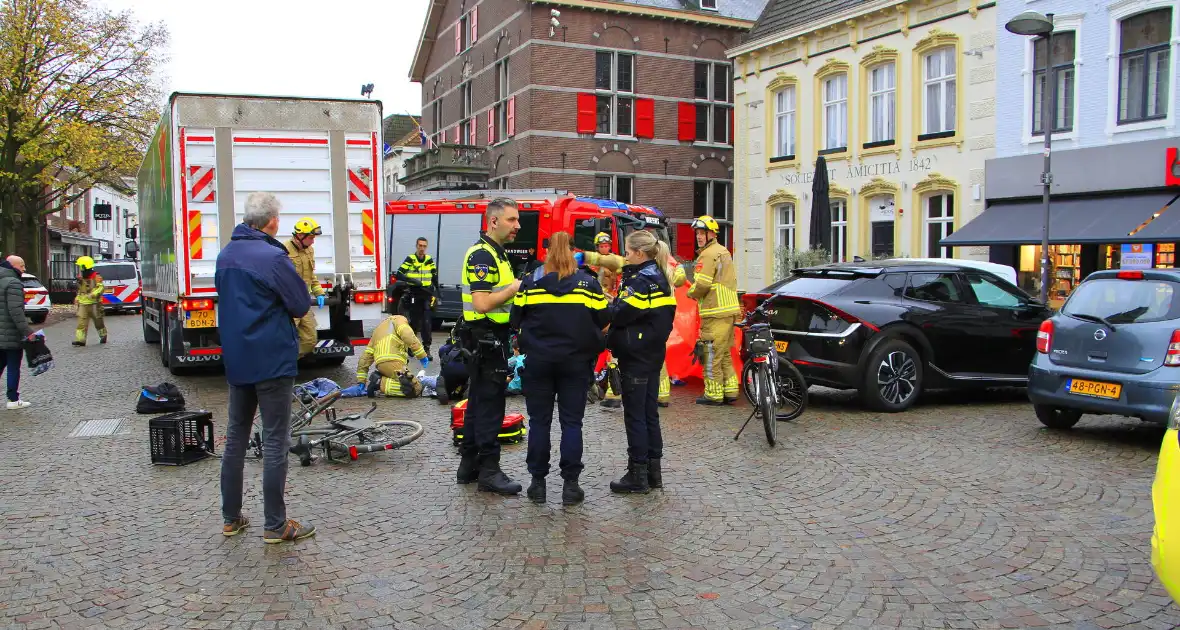 Meisje ernstig gewond bij aanrijding, traumateam opgeroepen