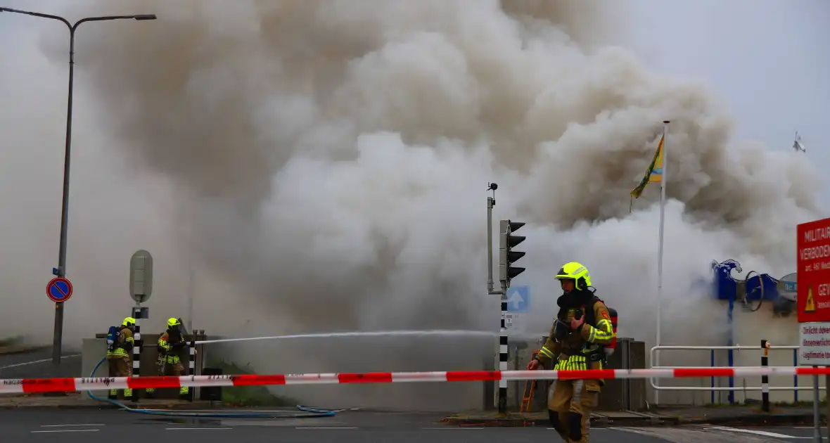 Restaurant verwoest door brand in haven - Foto 3