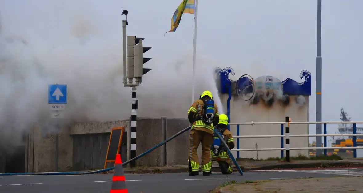 Restaurant verwoest door brand in haven - Foto 8