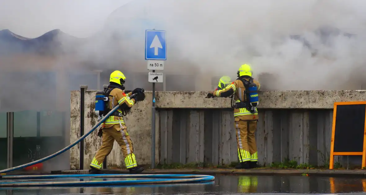 Restaurant verwoest door brand in haven - Foto 9