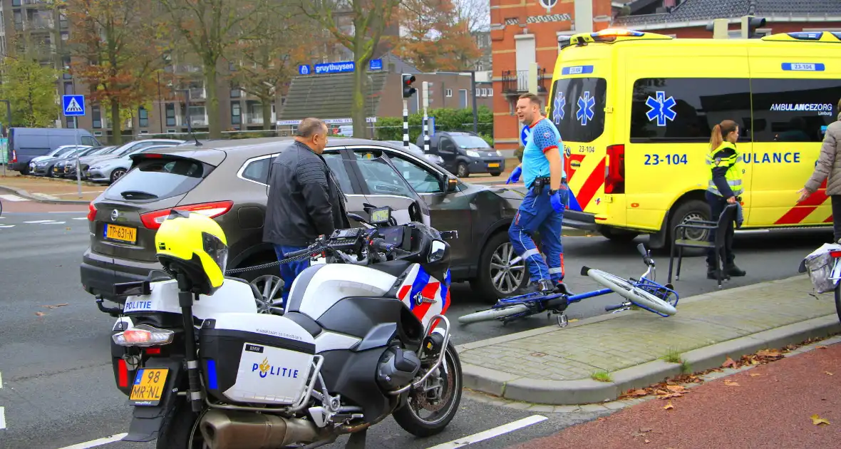 Scholier geschept door automobilist bij verkeerslicht