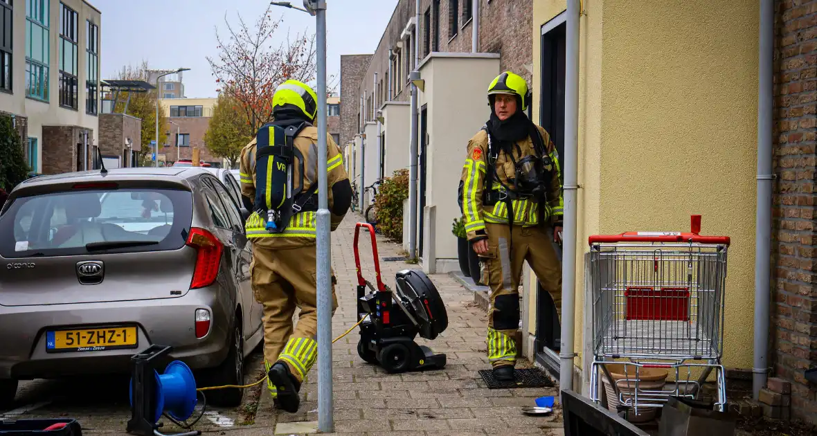 Brandweer sloopt keuken na brand in afzuigkap