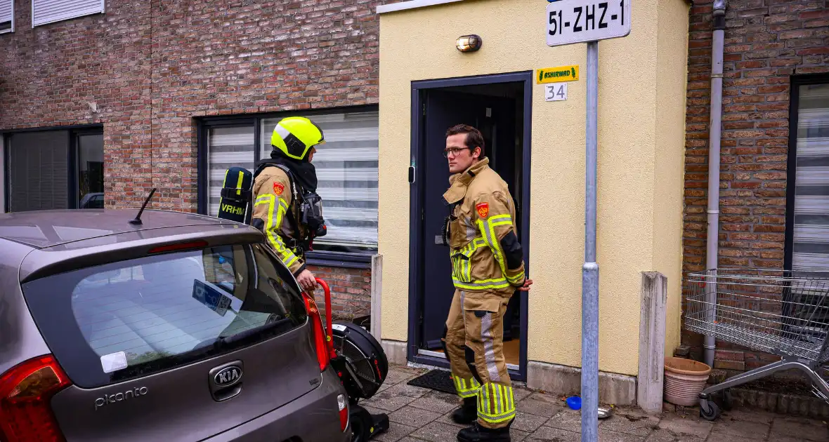 Brandweer sloopt keuken na brand in afzuigkap - Foto 2