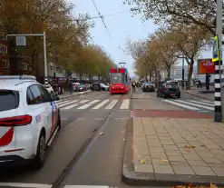 Auto loopt flinke schade op na botsing met tram