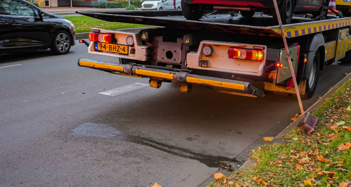 Personenauto gaat ervandoor na ongeval - Foto 2