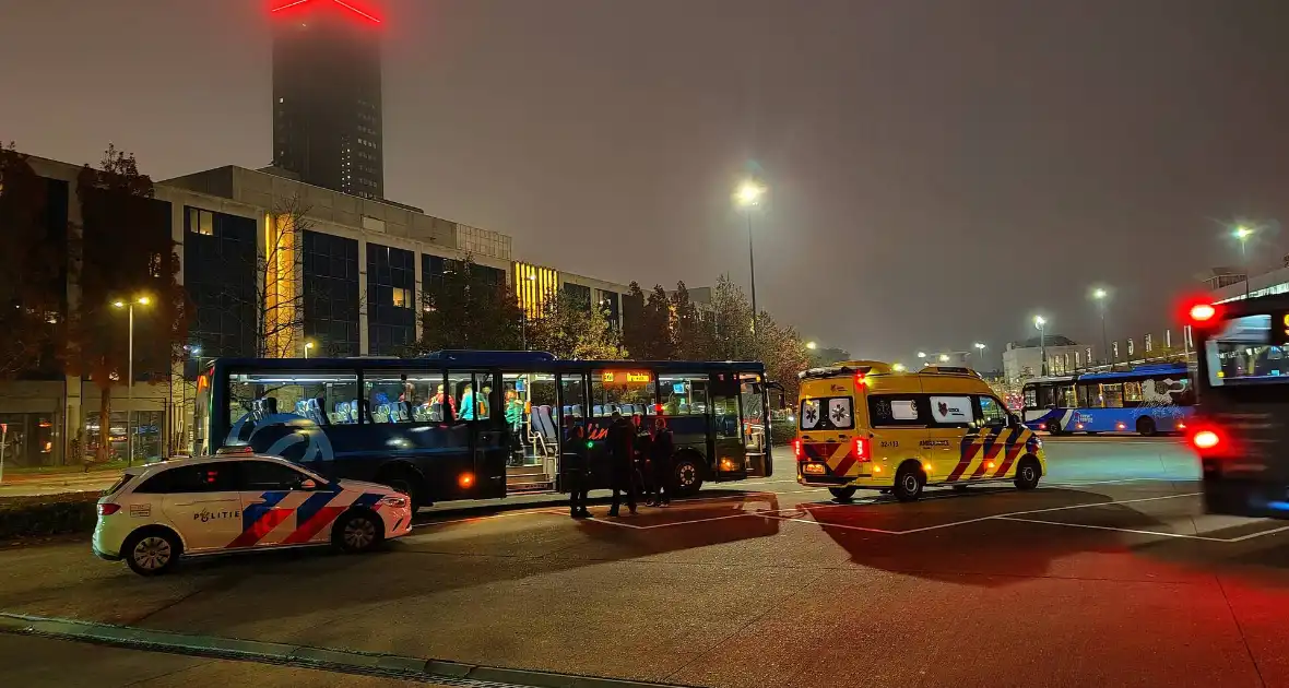 Meerdere personen in lijnbus gecontroleerd - Foto 2