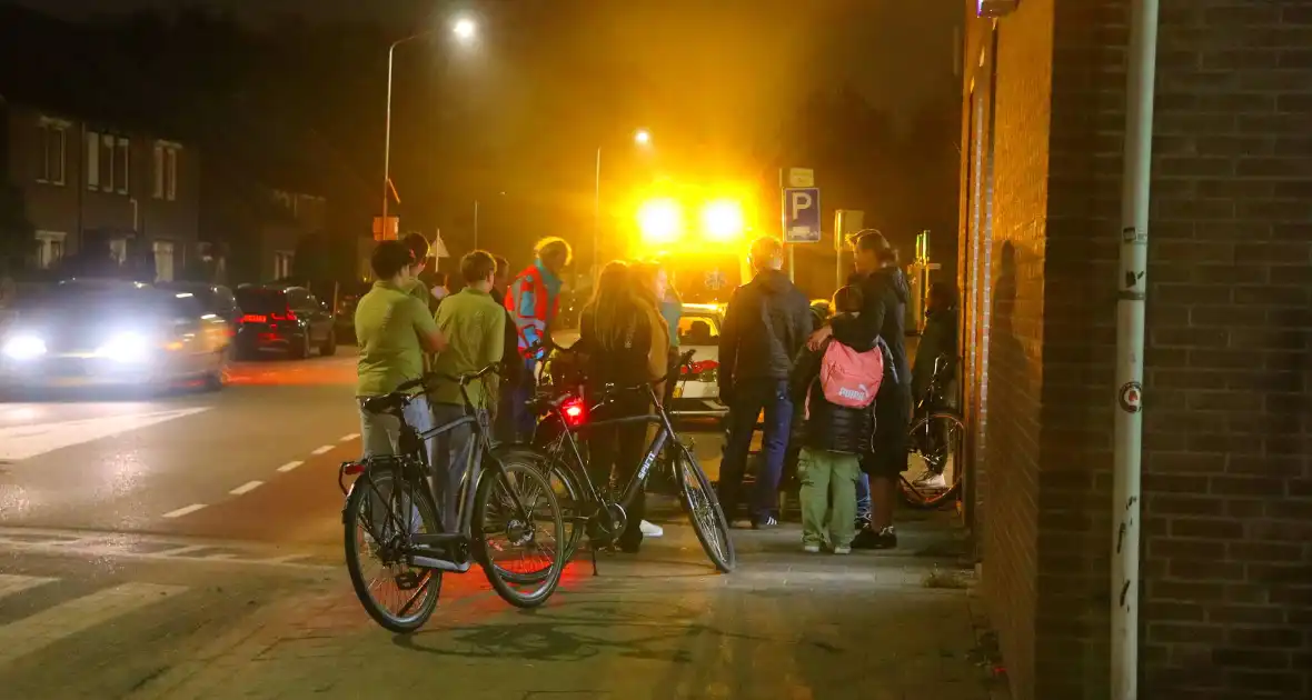 Voetganger op trottoir aangereden door fietser