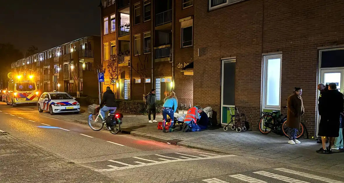 Voetganger op trottoir aangereden door fietser - Foto 1